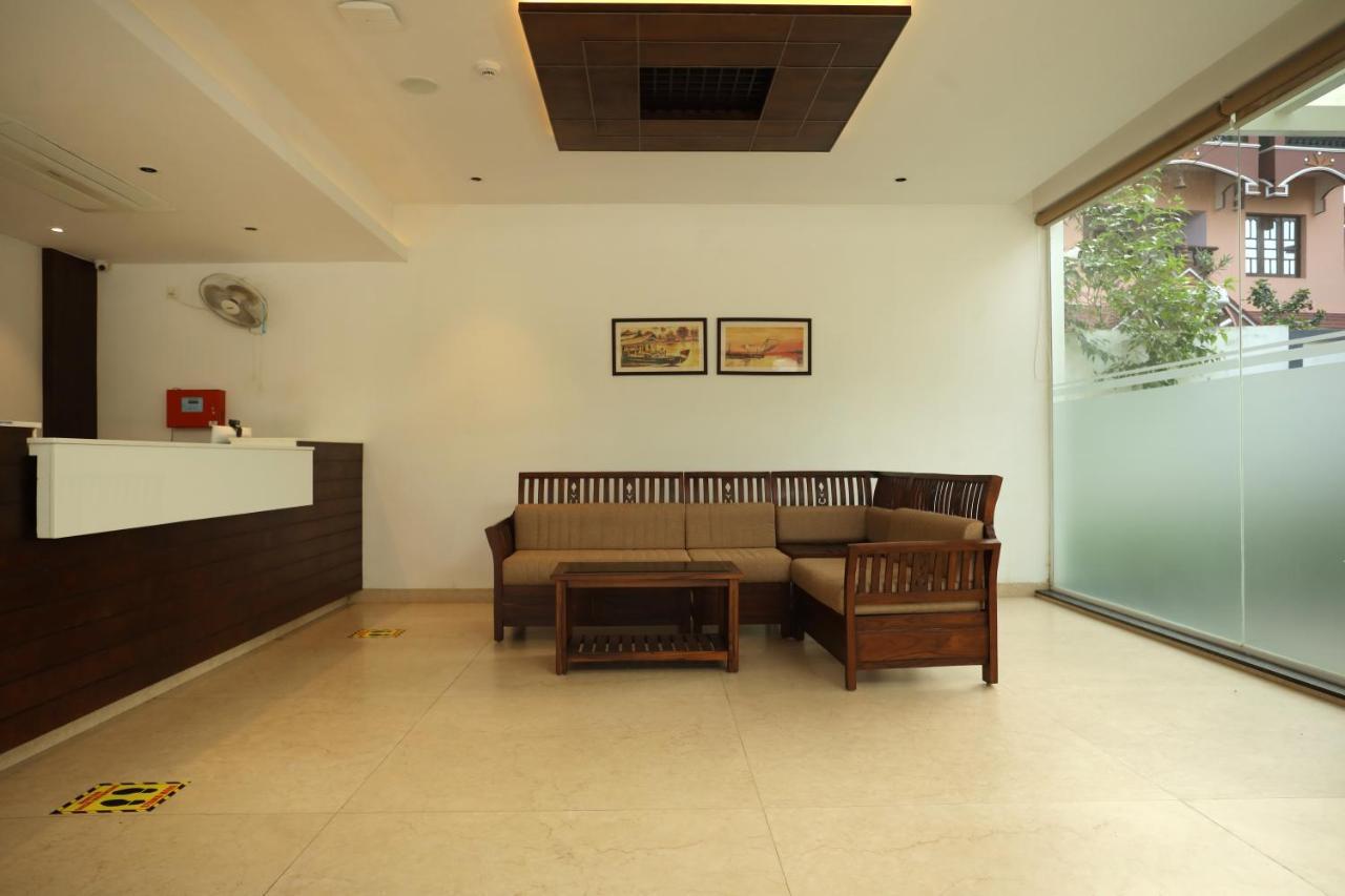 Loveland Residency Kochi Esterno foto