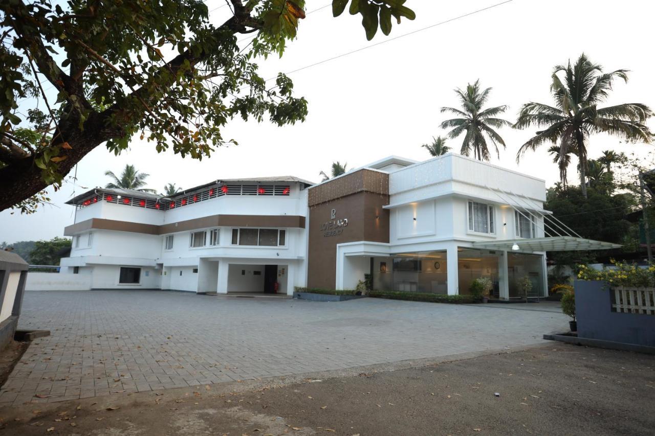 Loveland Residency Kochi Esterno foto